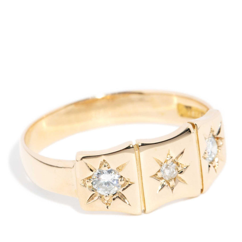 Coen 1940s Three Stone Diamond Star Set Band 18ct Gold