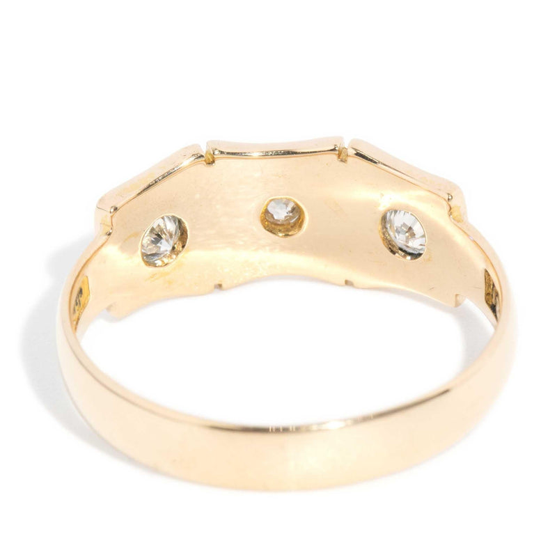 Coen 1940s Three Stone Diamond Star Set Band 18ct Gold