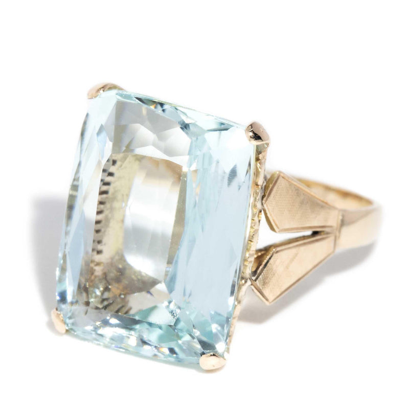 Cove 1950s Aquamarine Ring 11ct Yellow Gold