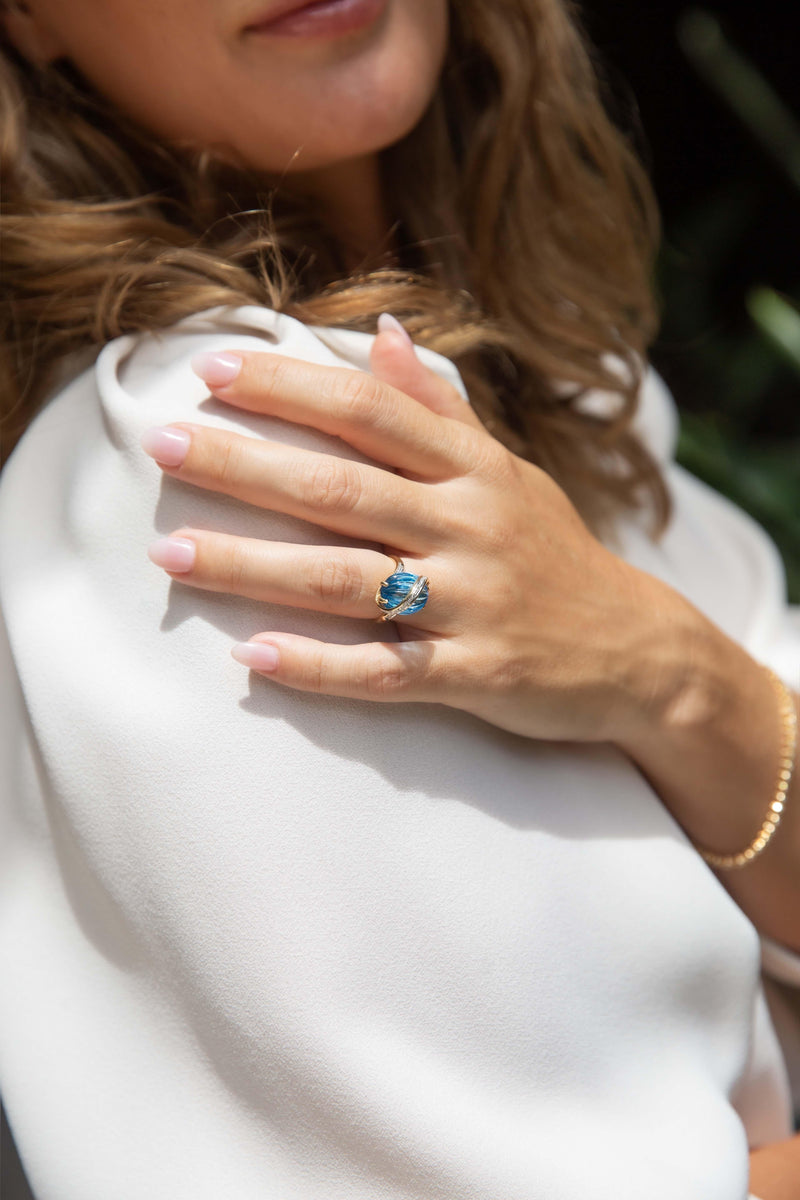 Vintage Circa 1990s Fluted Blue Topaz & Diamond Ring 18ct Gold