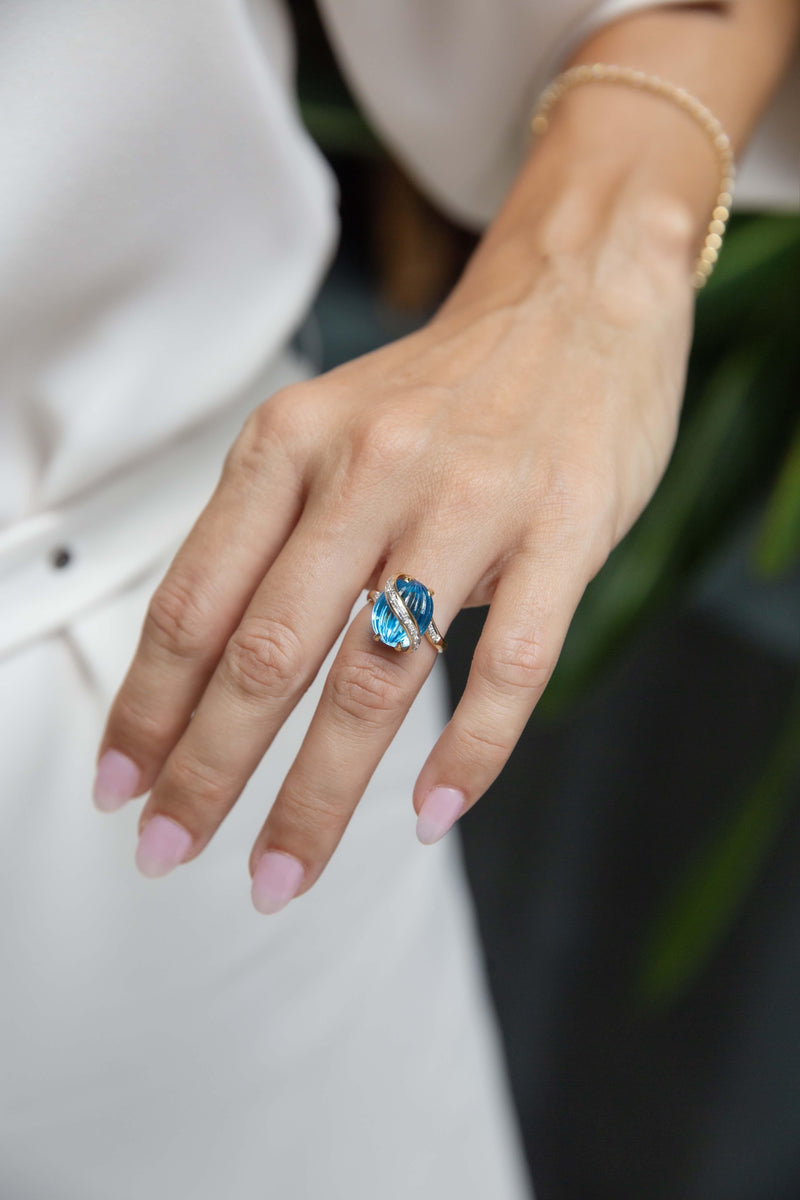 Vintage Circa 1990s Fluted Blue Topaz & Diamond Ring 18ct Gold