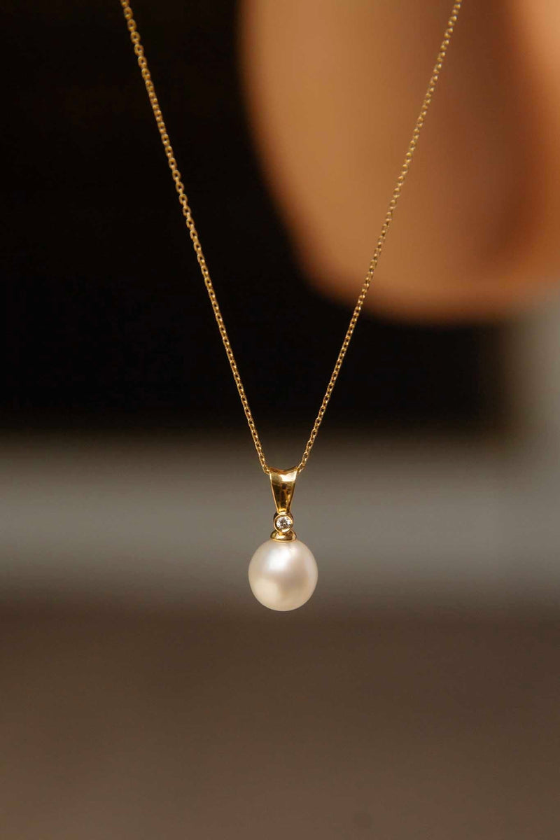 Lettie 1990s Diamond & Pearl Pendant 18ct Gold Pendants/Necklaces Imperial Jewellery 