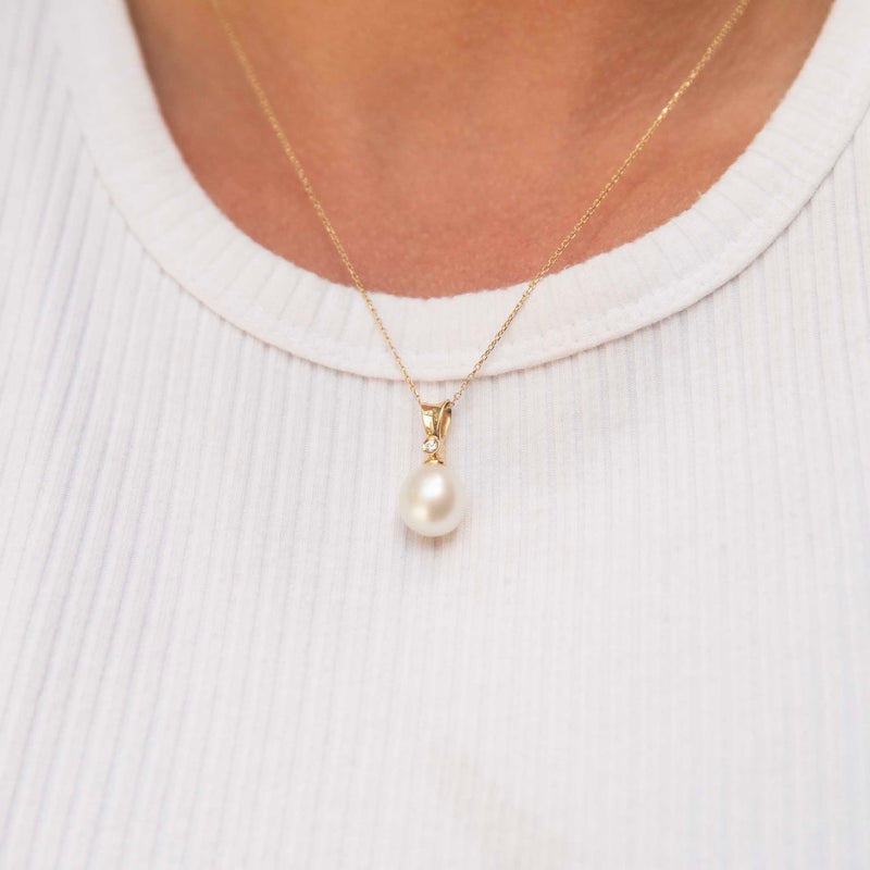 Lettie 1990s Diamond & Pearl Pendant 18ct Gold Pendants/Necklaces Imperial Jewellery 