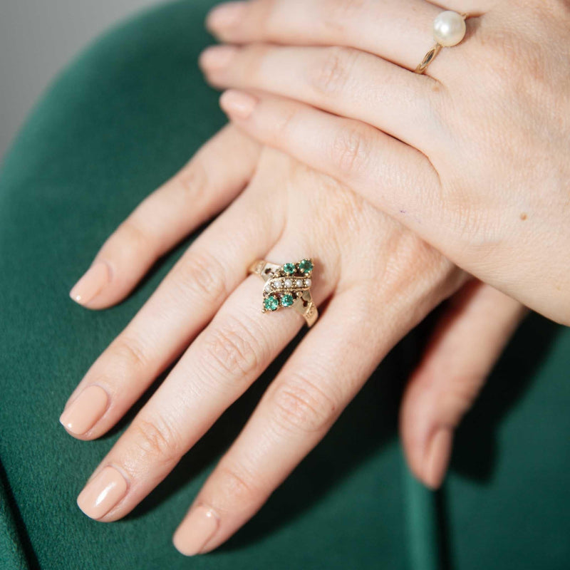 Sarai 1970s Emerald & Seed Pearl Ring 9ct Gold